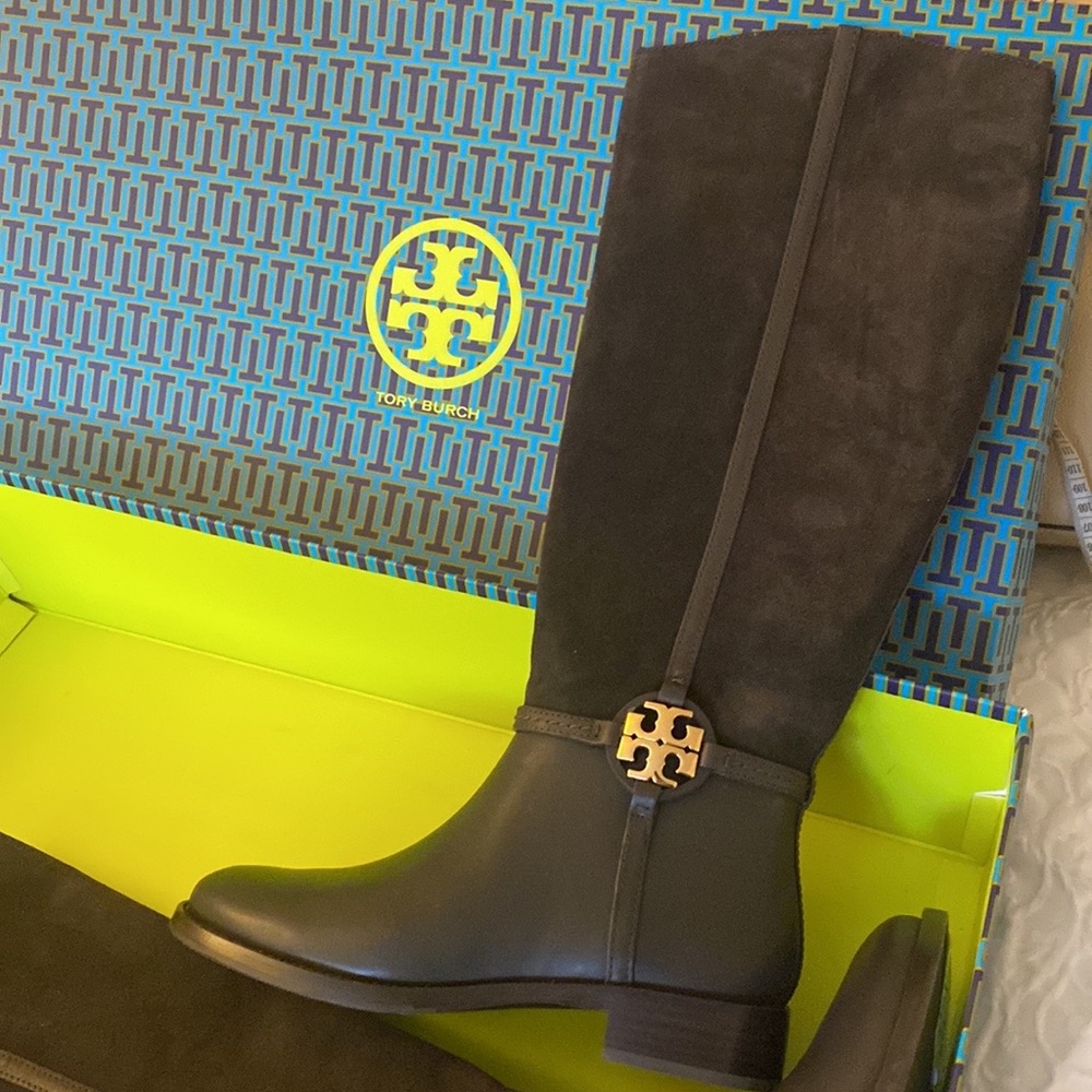 Authentic Tory Burch Riding Boots size 8 New with Box